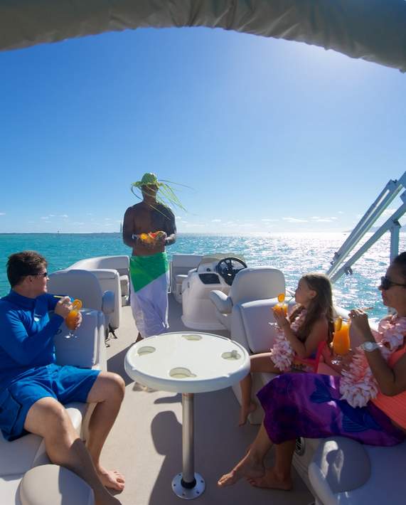 bora-bora-toa-lagoon-tour-majestic-pontoon-boat